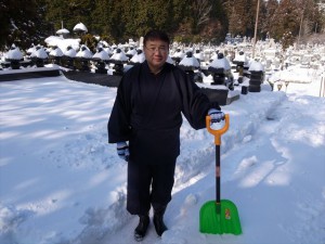 高野山で雪かき