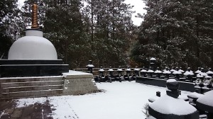 2014初雪・仏舎利宝塔